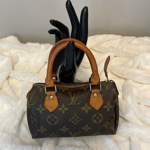Louis Vuitton Handbags - Louis Vuitton Vintage Monogram Mini Speedy With Vintage Crossbody Strap.